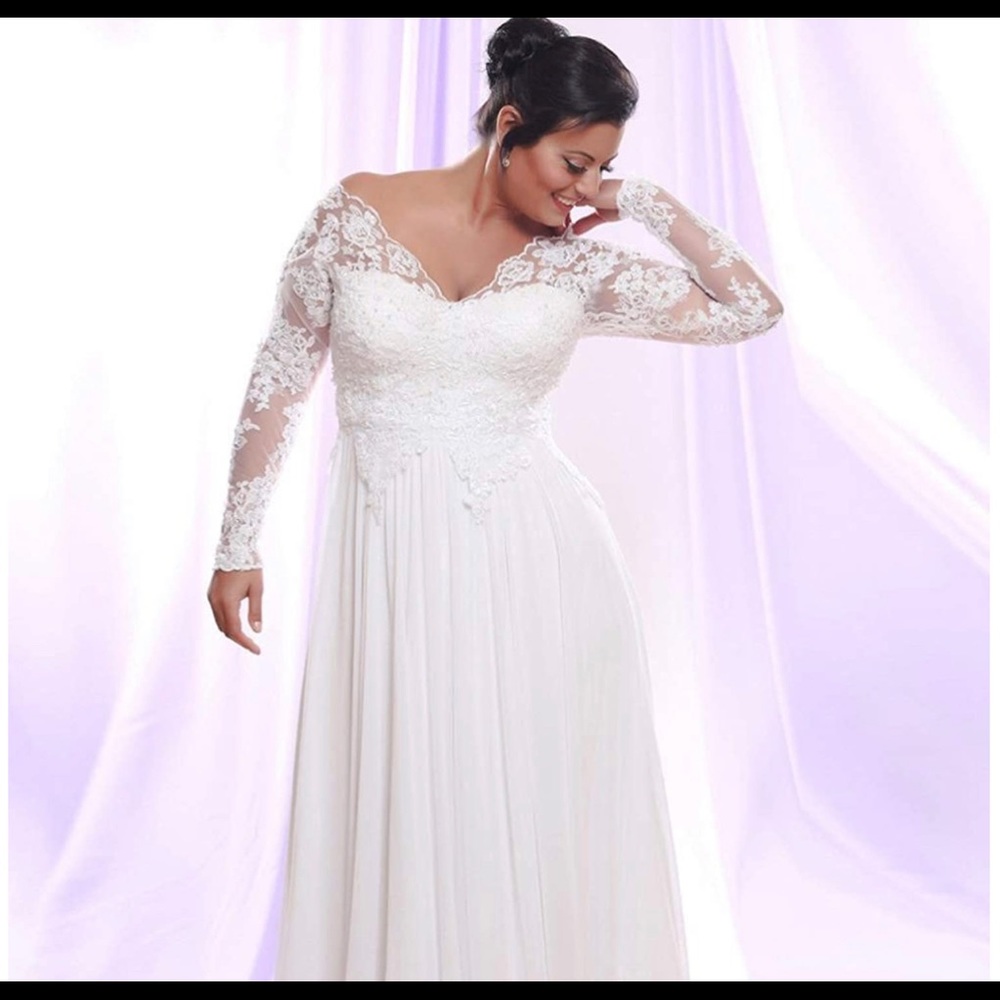 Wedding Dress Plus Size 22 V-Neck